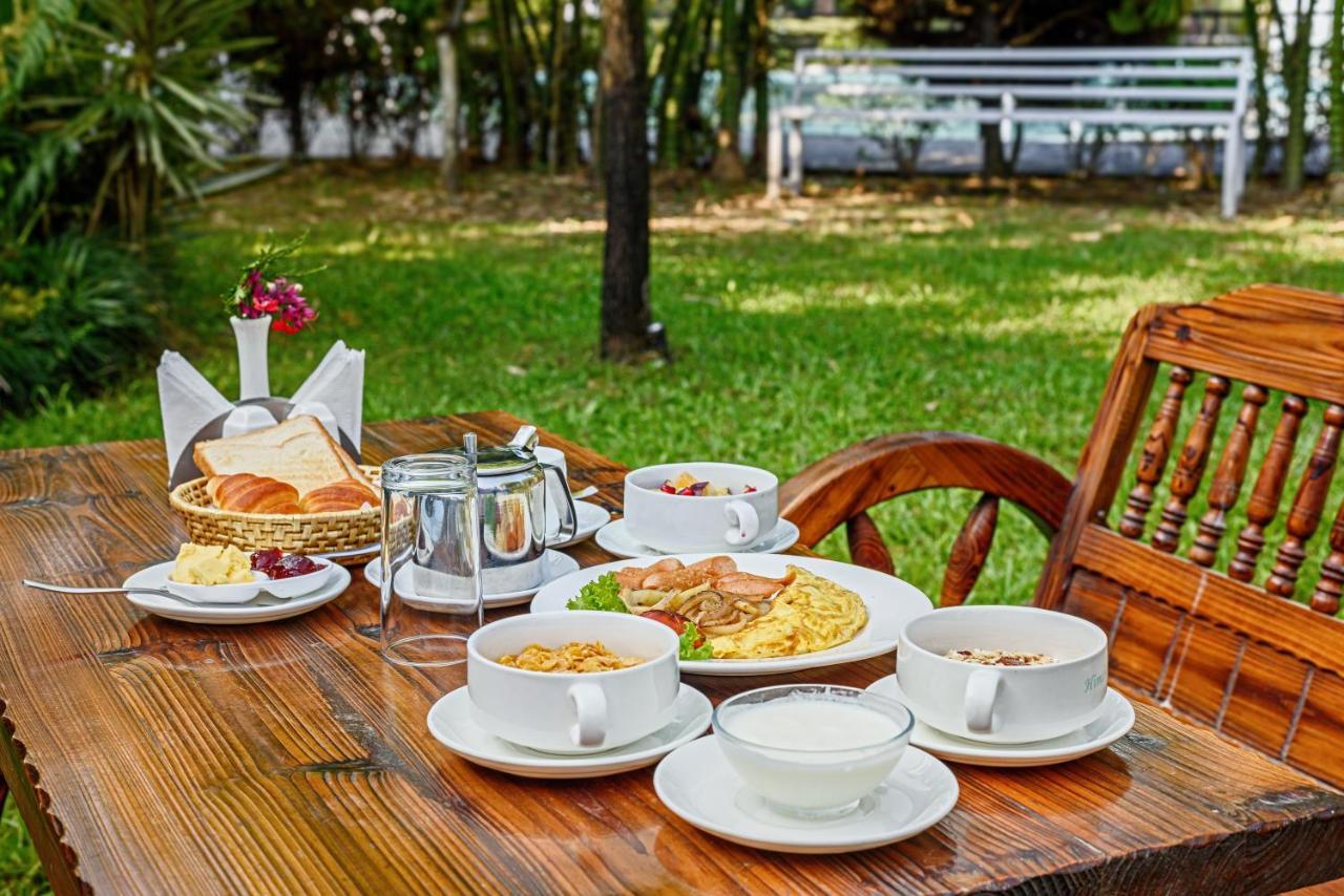 Hotel Jal Mahal Pokhara Kültér fotó