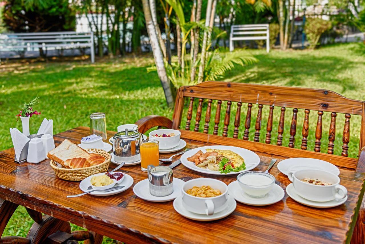 Hotel Jal Mahal Pokhara Kültér fotó