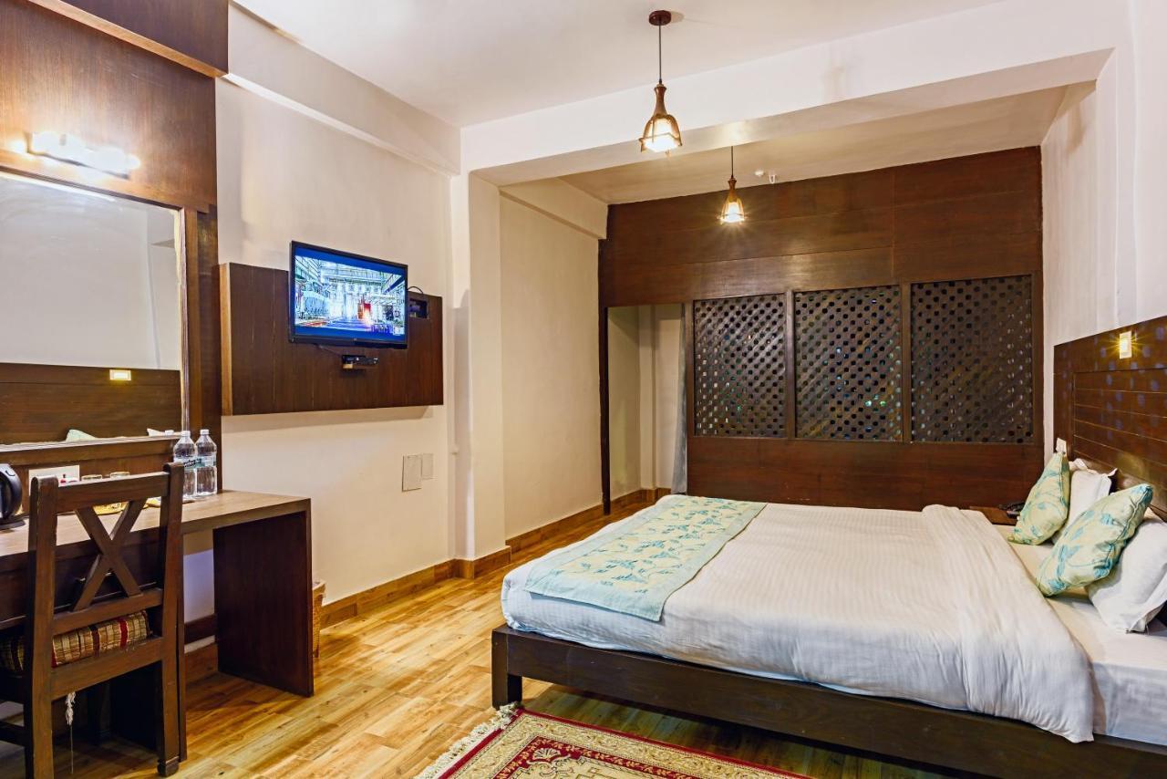 Hotel Jal Mahal Pokhara Kültér fotó